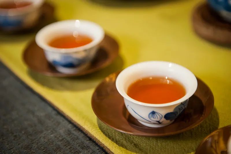 让老烟枪都痴迷的“飞茶叶”，你确定不来一根？