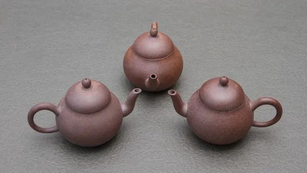 以器引茶:一生只爱一个女人叫专情,一泡茶要用N套茶具泡叫专业!