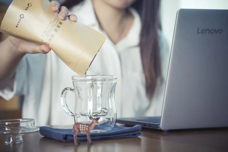茶不是生命必需品；喝茶也不是一种信仰，但就是没有理由去拒绝它