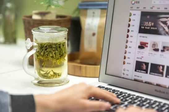九九喝对茶丨春回大地，惊醒万物，不妨携友赏花再来杯好茶！