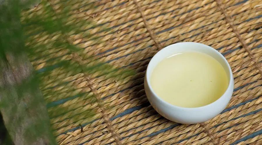 70岁高龄的肯德基也来卖茶！茶行业也玩起了"劣币驱逐良币"？
