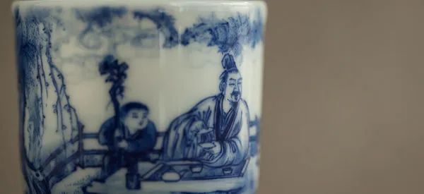 以器引茶:一生只爱一个女人叫专情,一泡茶要用N套茶具泡叫专业!