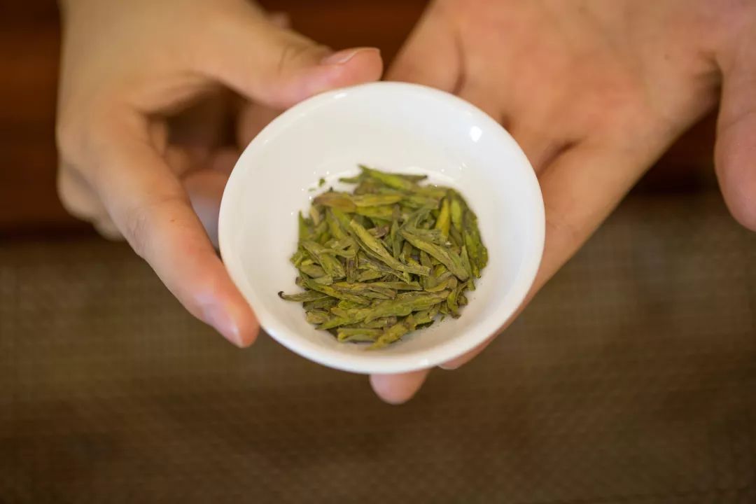 我们用6种茶叶做香薰，结果一办公室的人都围着香薰机“醉生梦死”！