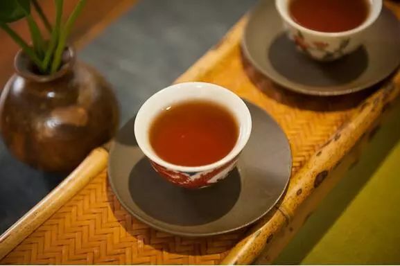 建议收藏，普洱熟茶的来历和发展，超详细！
