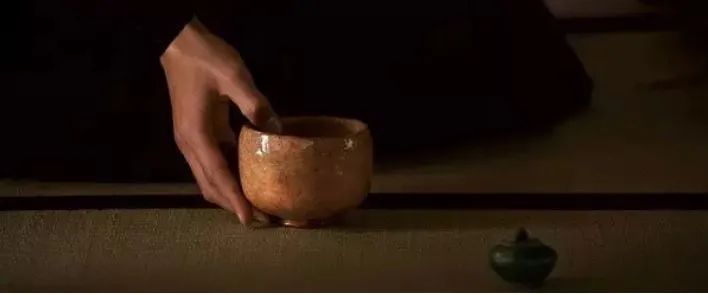 中日影视剧里对茶文化的表达，究竟有什么不同？